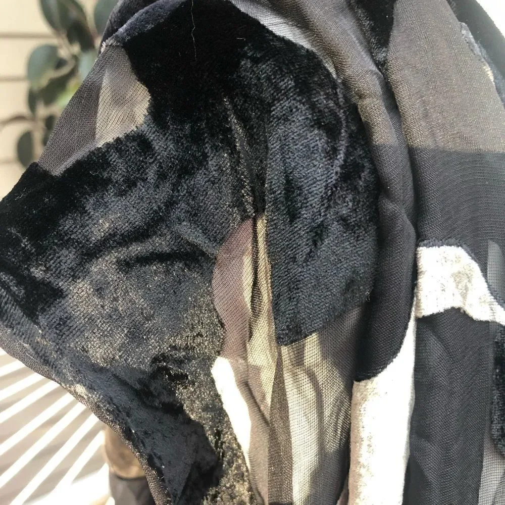 Authentic cocoon house scarf.